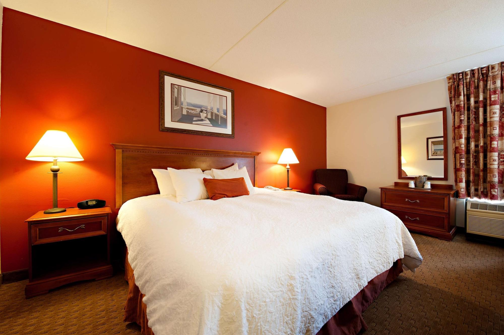 Hampton Inn Portland-Airport Южен Портланд Екстериор снимка