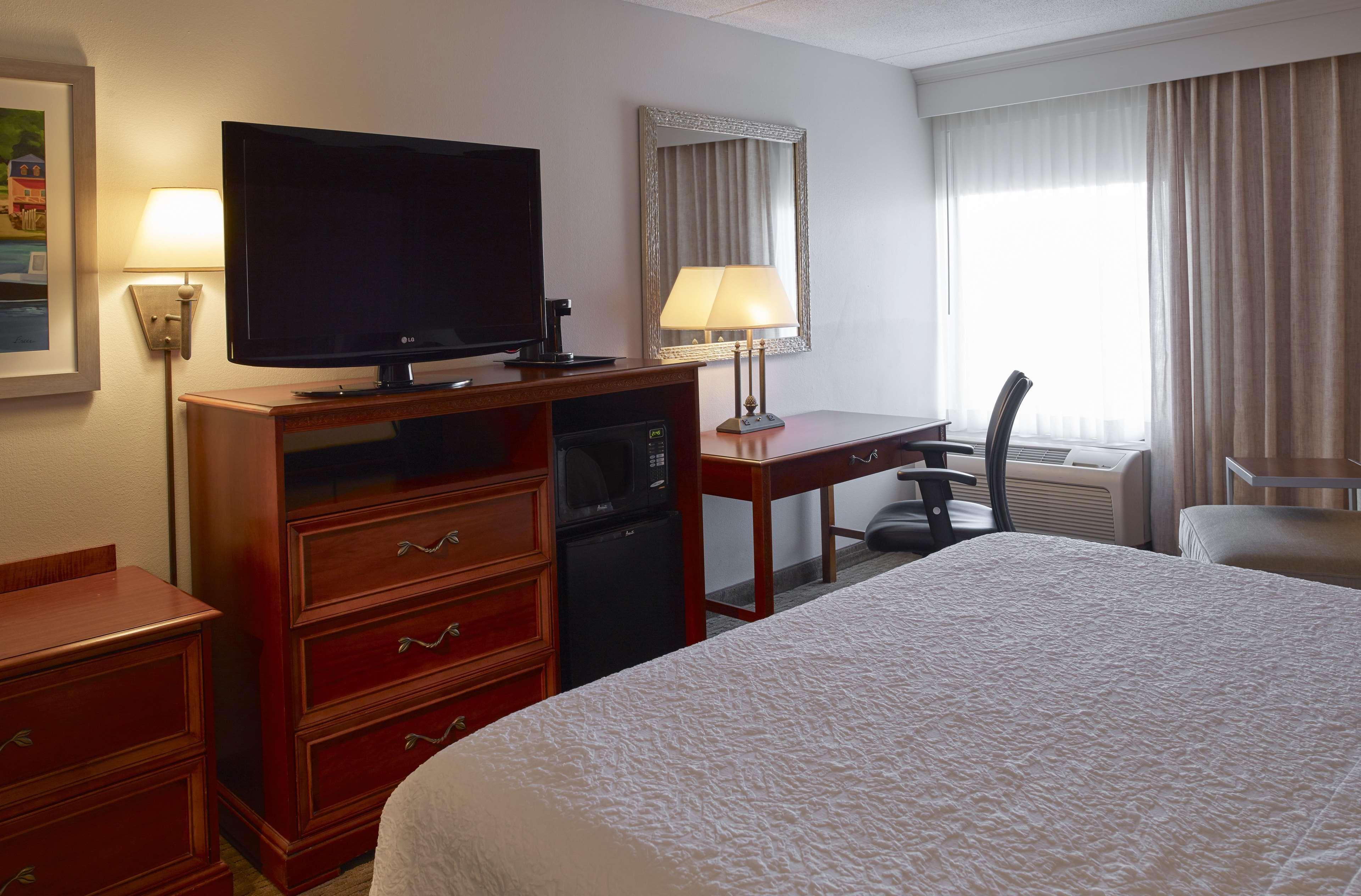 Hampton Inn Portland-Airport Южен Портланд Екстериор снимка