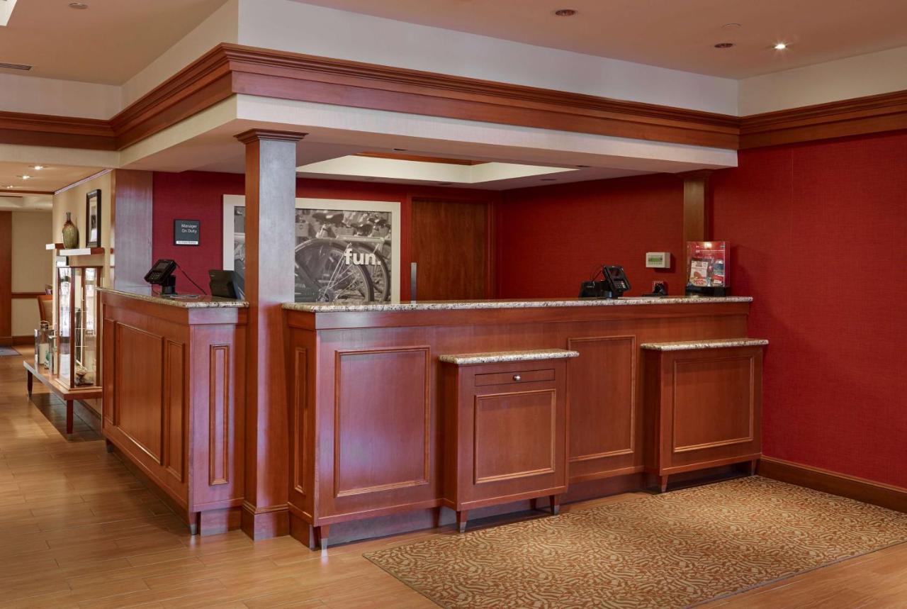 Hampton Inn Portland-Airport Южен Портланд Екстериор снимка