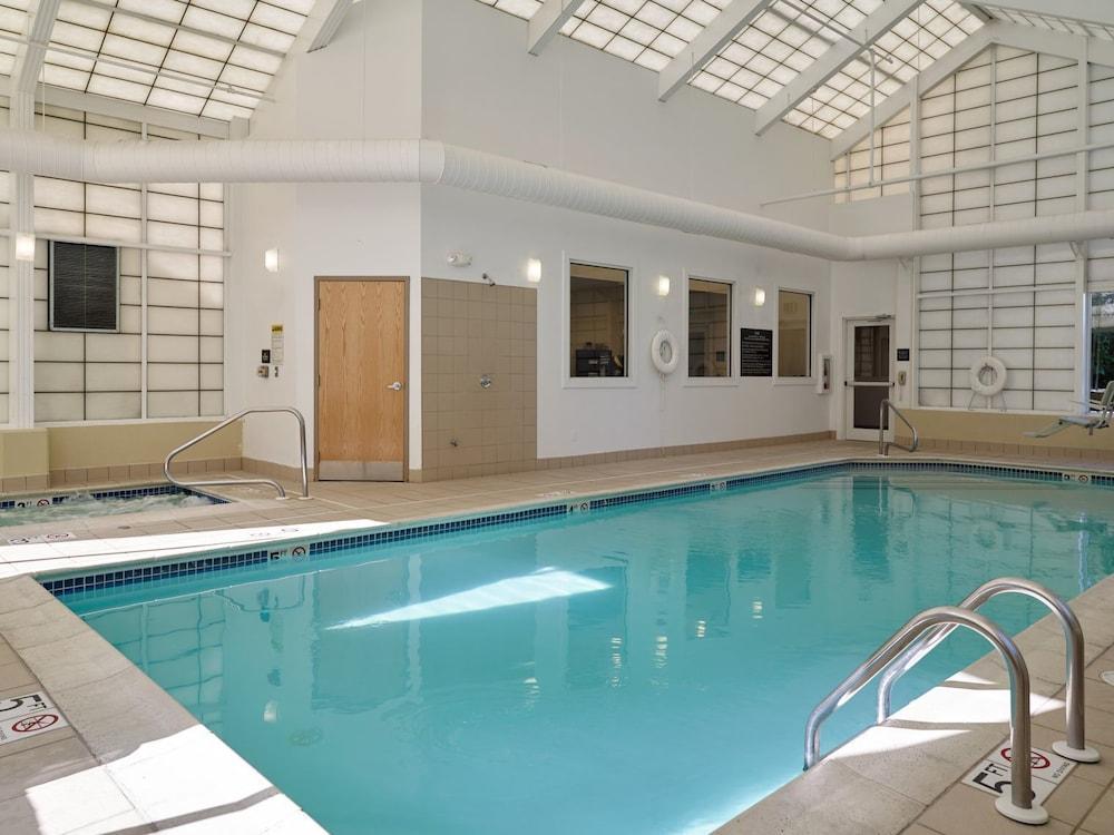 Hampton Inn Portland-Airport Южен Портланд Екстериор снимка