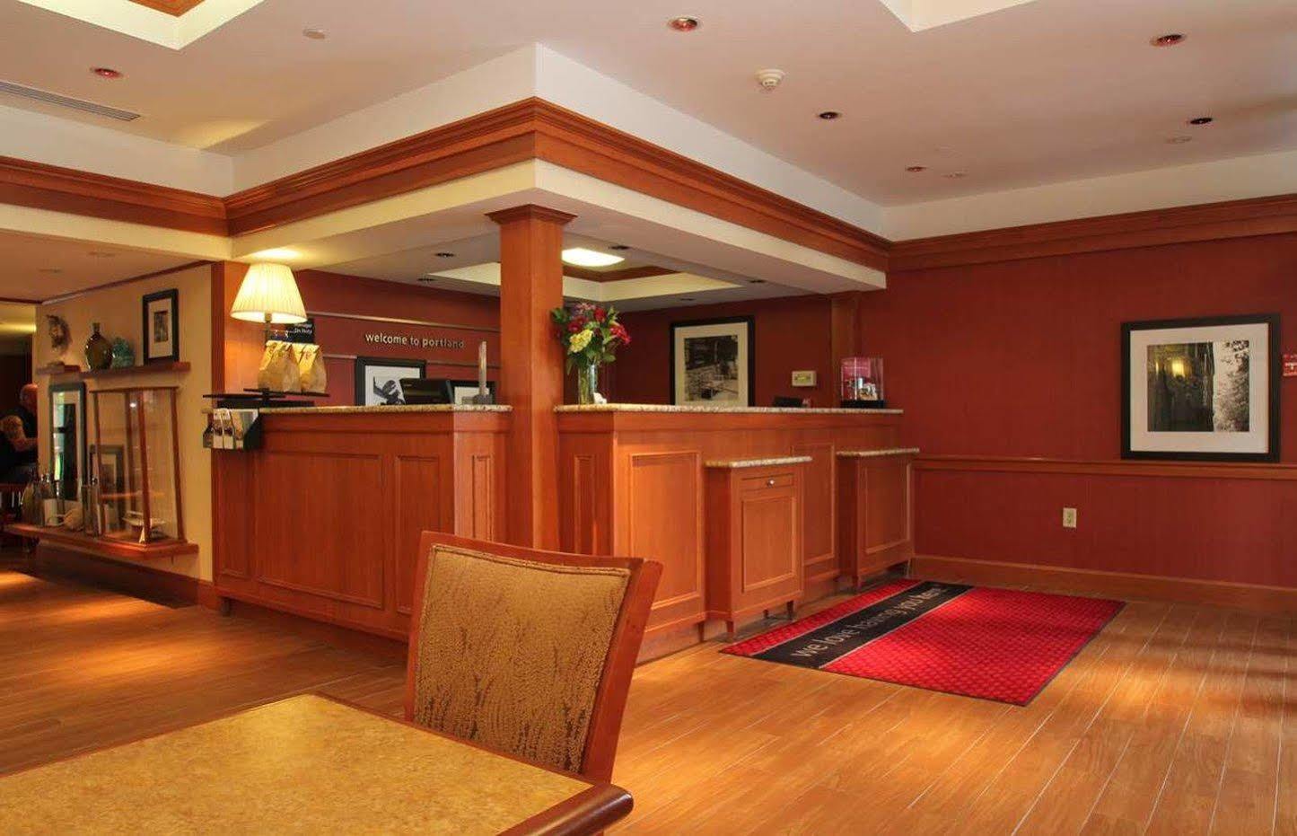 Hampton Inn Portland-Airport Южен Портланд Екстериор снимка