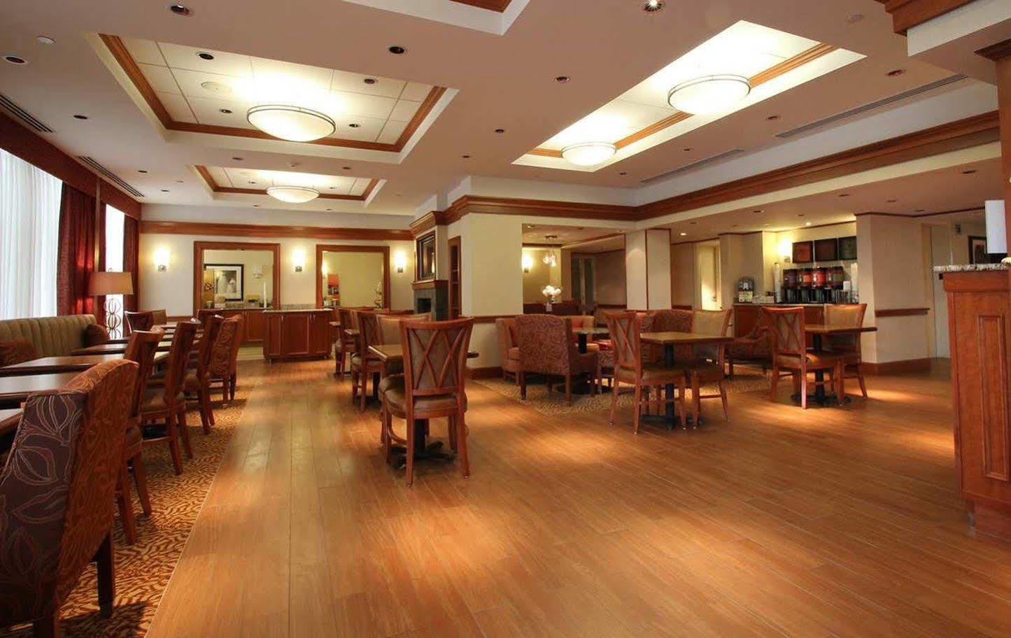 Hampton Inn Portland-Airport Южен Портланд Екстериор снимка
